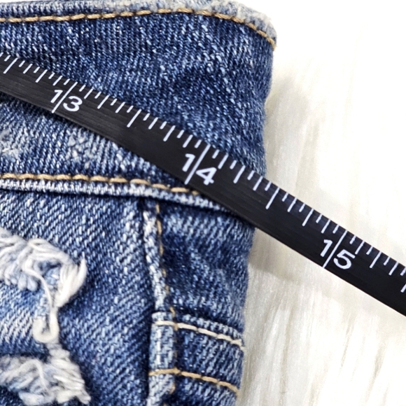 Distressed Patchwork Jean Shorts – by Aeropostale Medium Wash Denim Sz 0 - Picture 13 of 16